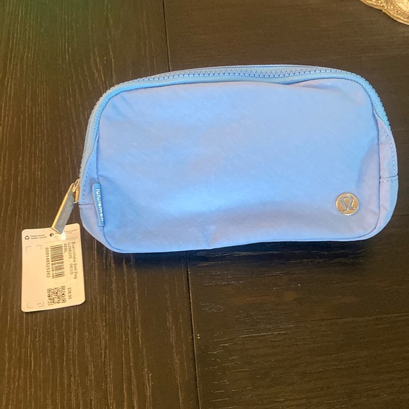 LULULEMON AERO BLUE 1L BELT BAG - Picture 9 of 12